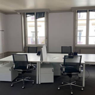 Bureau privé 25 m² 6 postes Coworking Rue des Remparts d'Ainay Lyon 69002 - photo 1